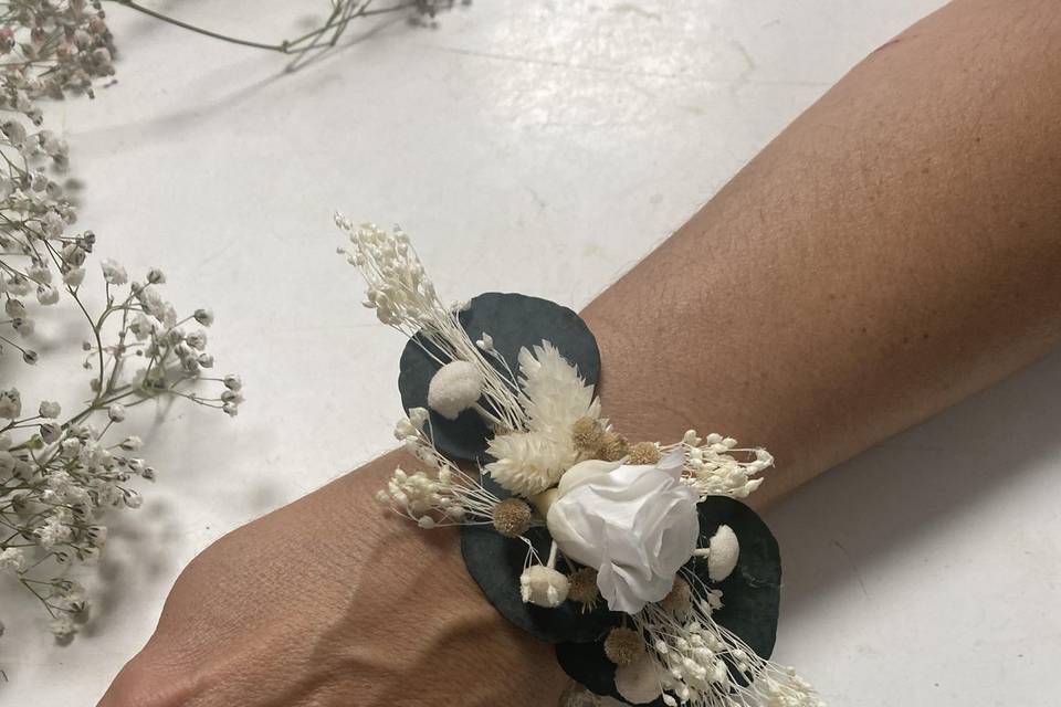 Pulsera de flor preservada