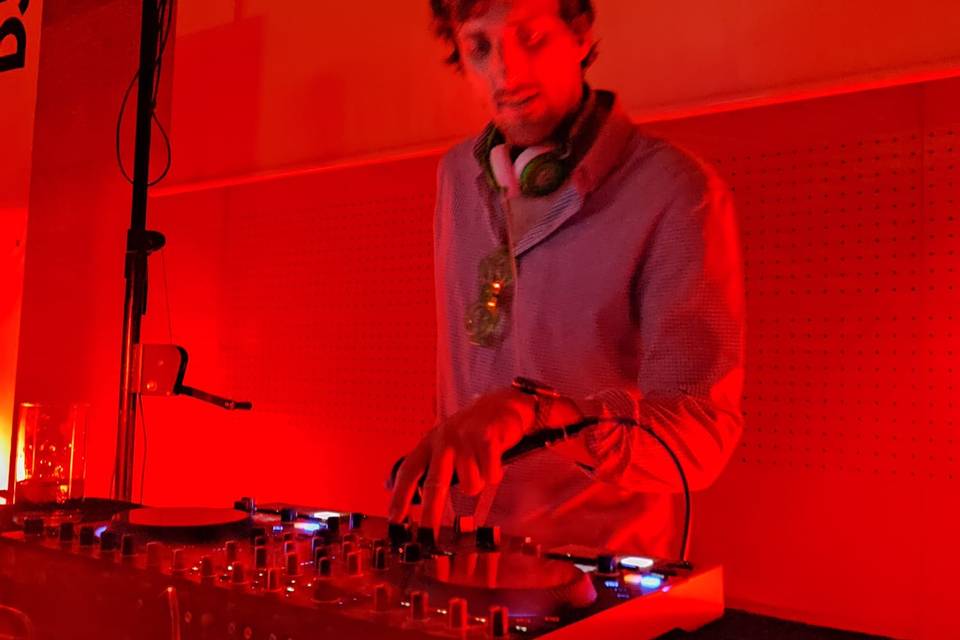 Conri DJ