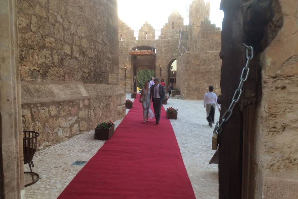 Entrada con alfombra roja