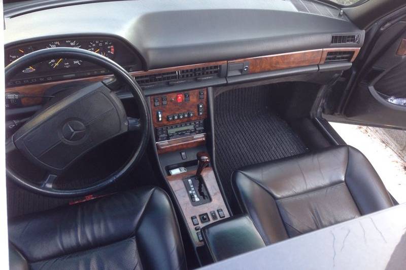 Interior del Mercedes 560SE