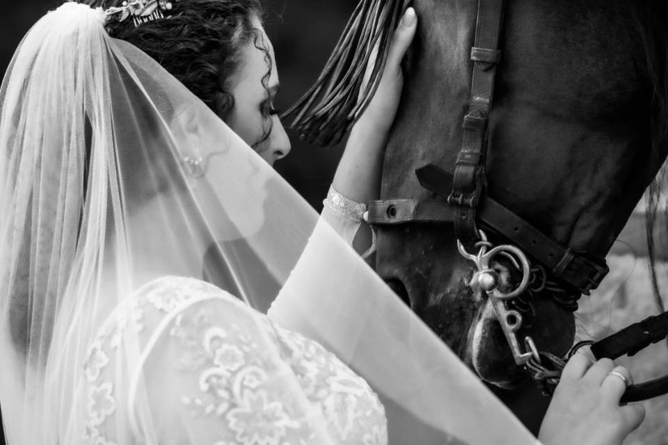 La novia con su caballo