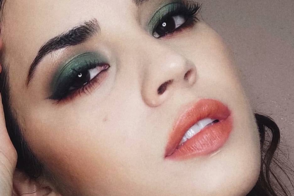 Maquillaje con tonos verdes
