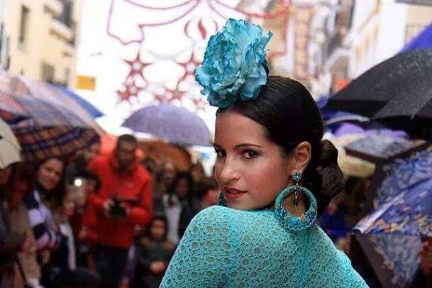 Maquillaje y peinado flamenca