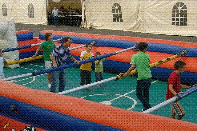 Futbolín humano