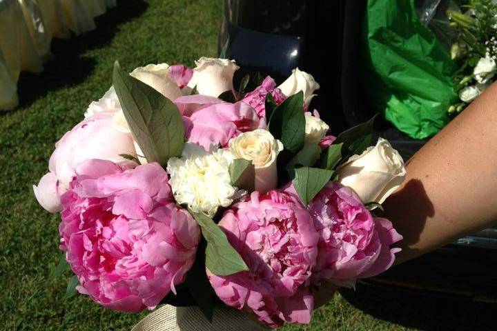 Peonias, rosas y claveles