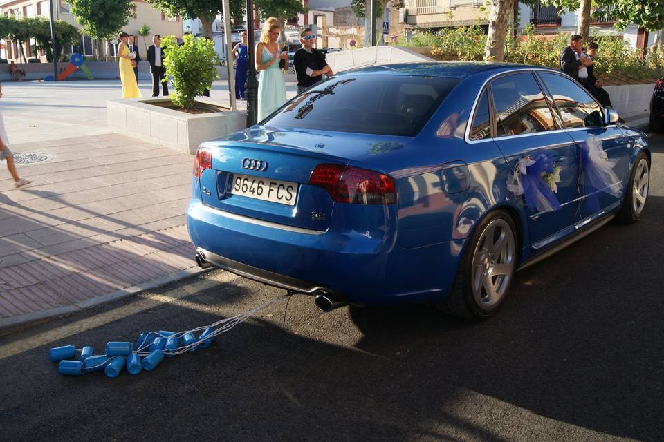 Coche adorno especial