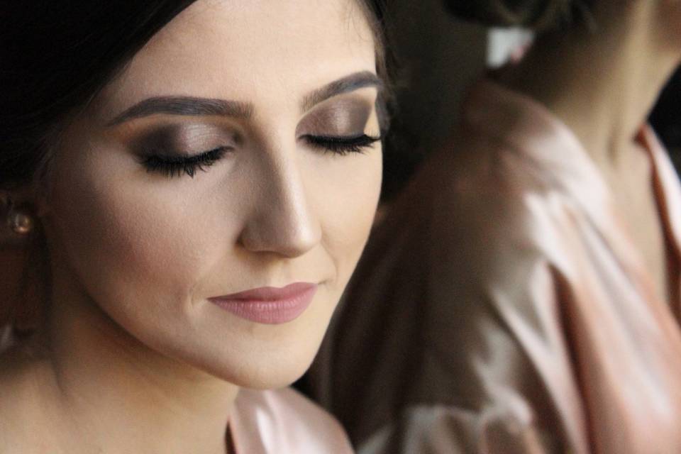 Maquillaje y peinado de novias