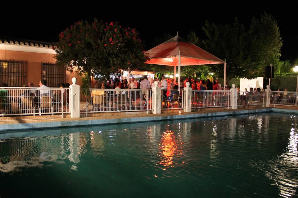 Barra libre piscina