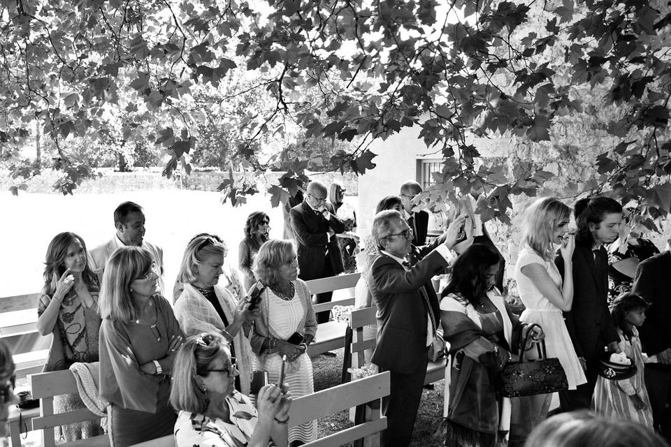 Boda civil en el jardín