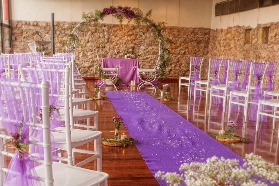 Boda civil morada