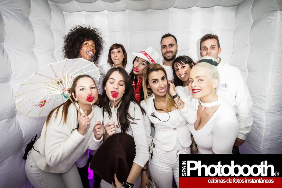 Momentos The Cube White Party