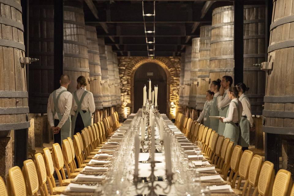 Banquete de boda en bodega