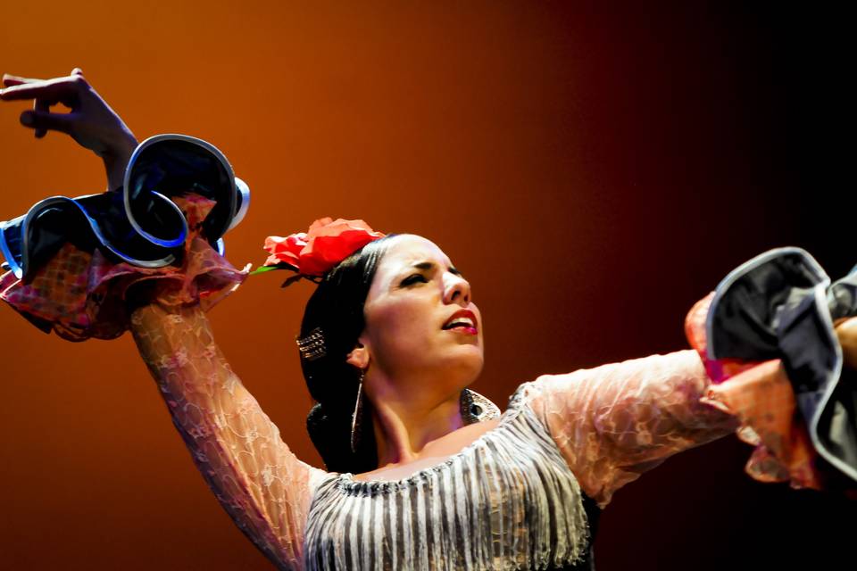 Rocío Ibarra bailando durante el cóctel