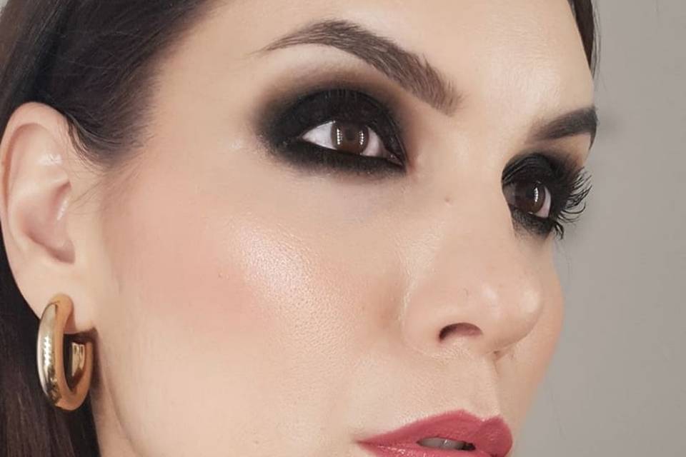 Ana Lobo - Maquilladora Profesional