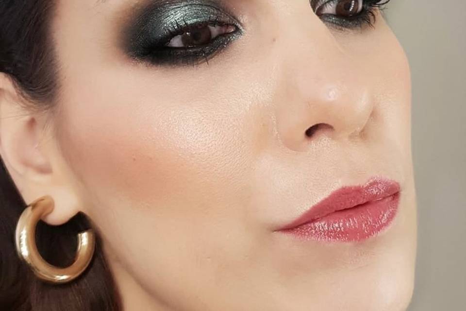 Ana Lobo - Maquilladora Profesional