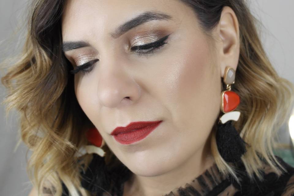 Ana Lobo - Maquilladora Profesional