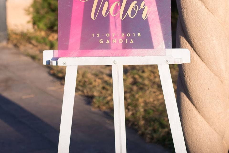 Cartel de ya llega la novia