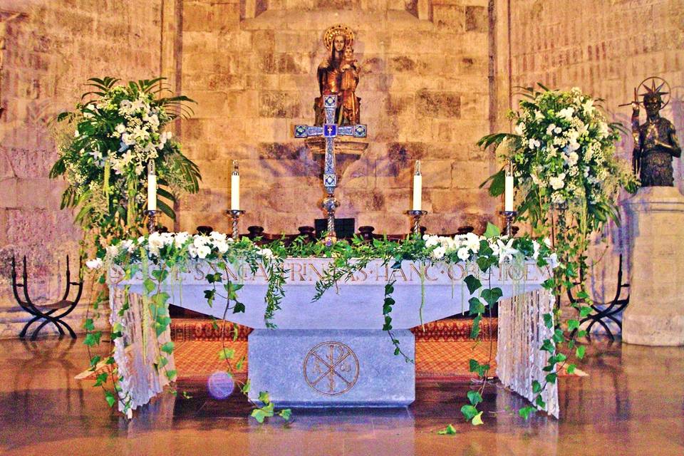 Decoración del altar de la iglesia