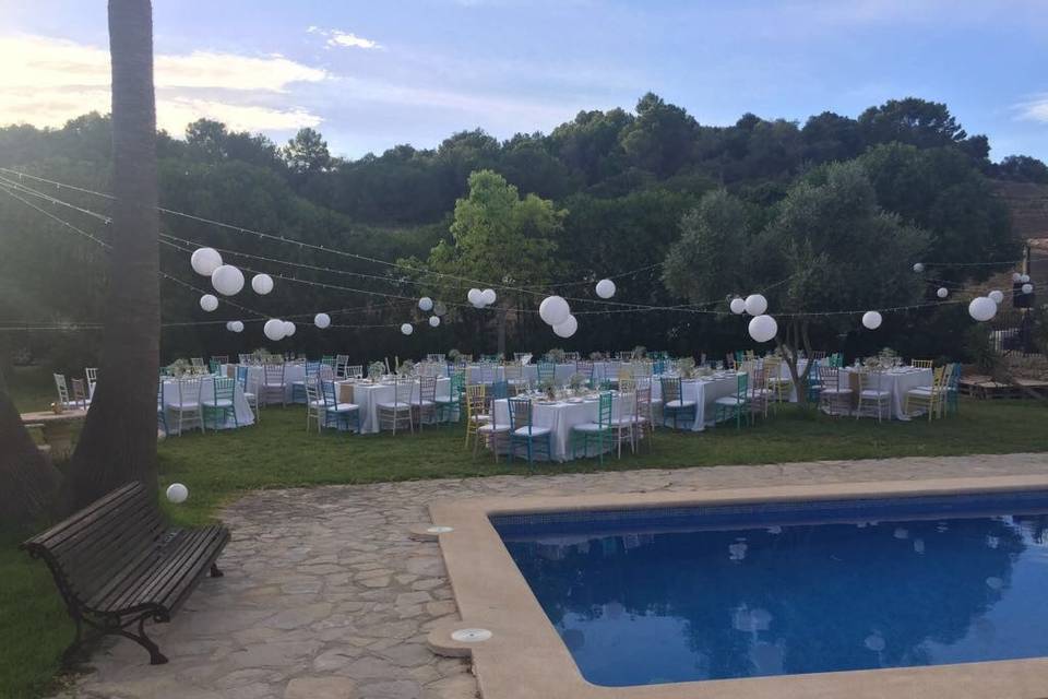 Banquete en la piscina