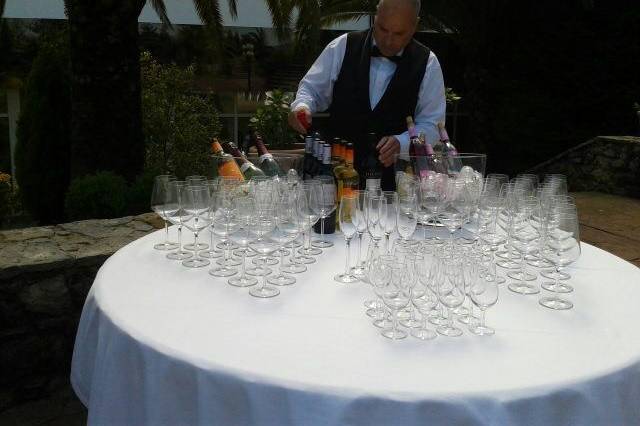 Mesa de vinos