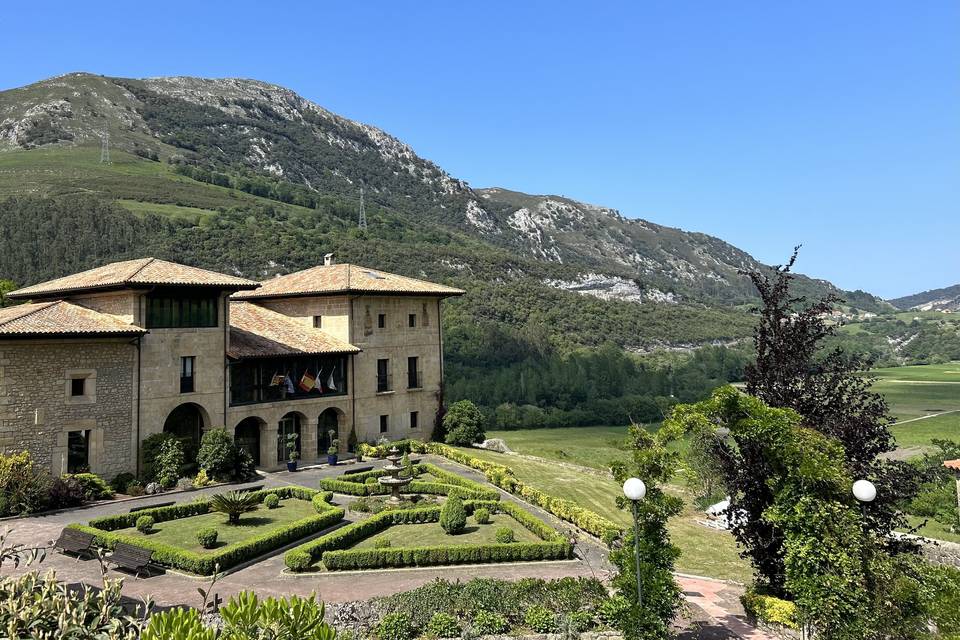 Palacio y sus jardines