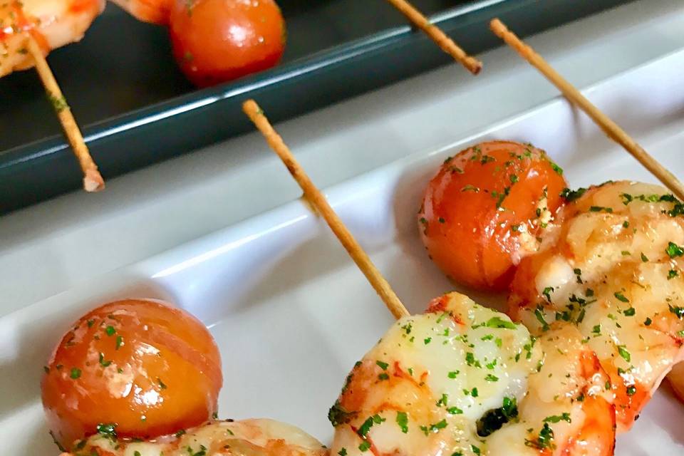 Brocheta de langostinos