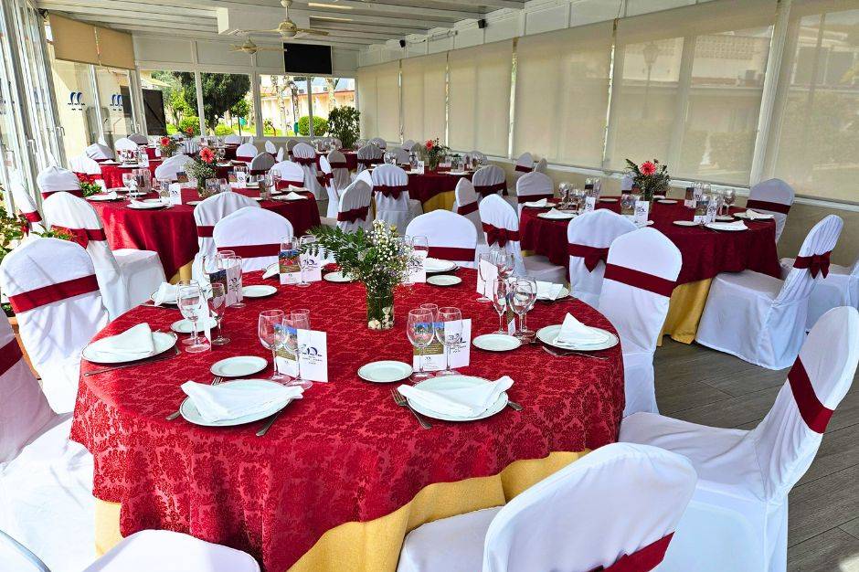 Salón de Crital Piscina