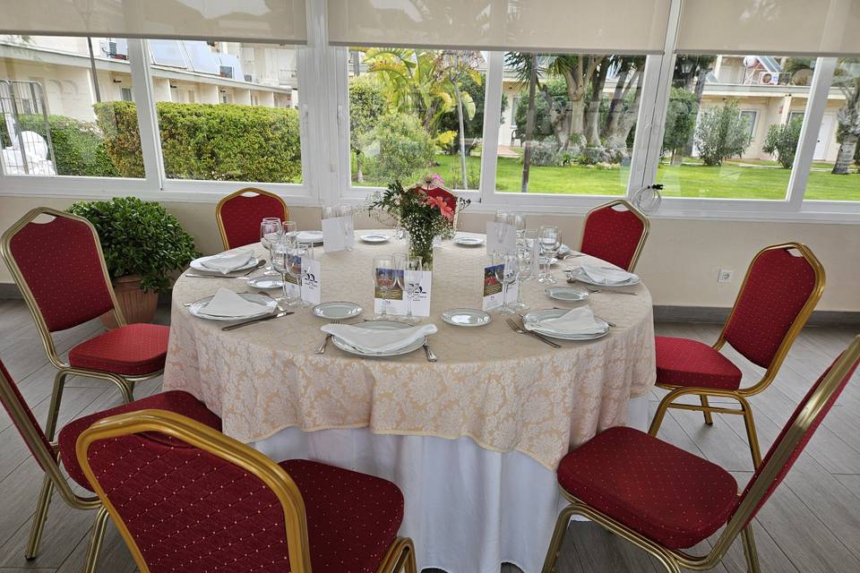 Salón de Crital Piscina