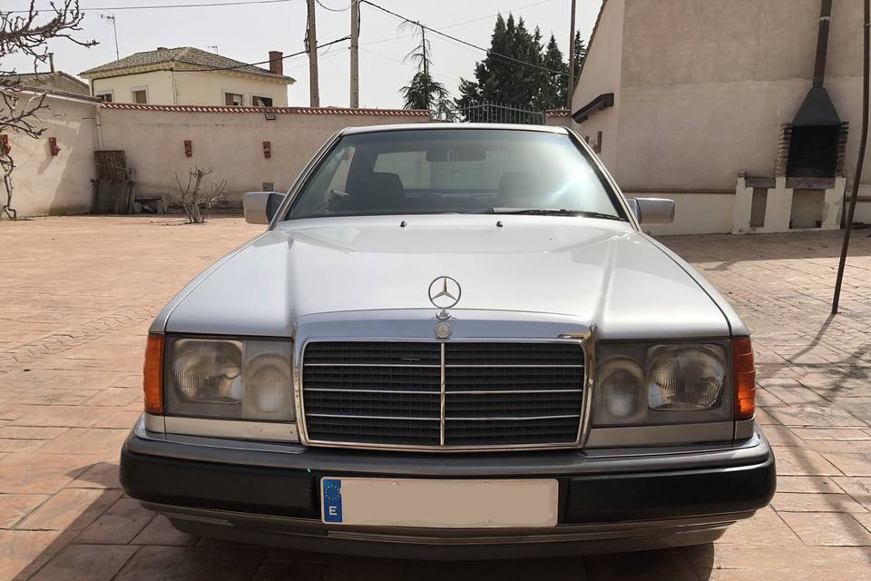 Mercedes 220CE (1993)