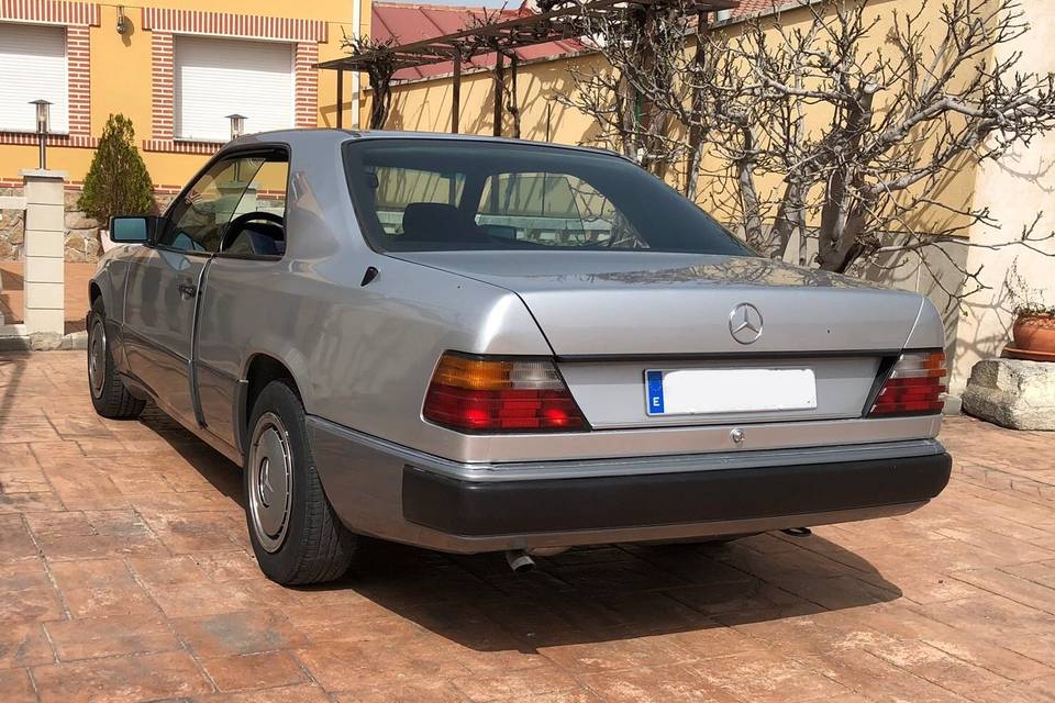 Mercedes 220CE (1993)