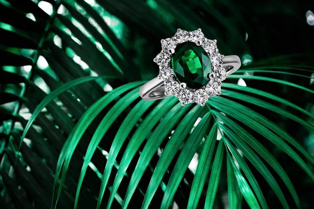 Joyas en esmeralda y diamantes