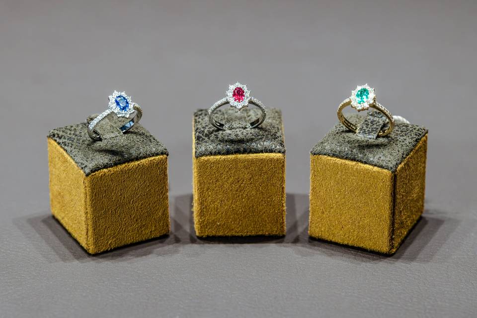 Anillos pedestales dorados