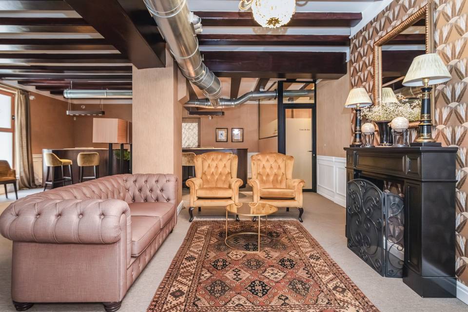 Sala de estar con alfombras