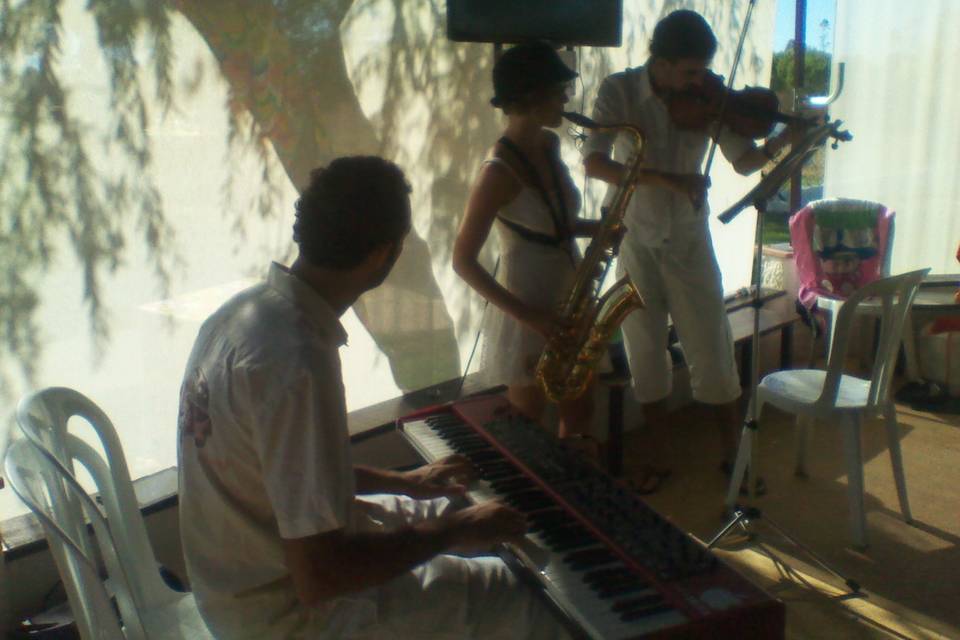 Piano, Saxo y Violin