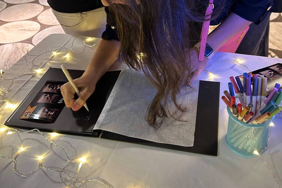 Firmando álbum