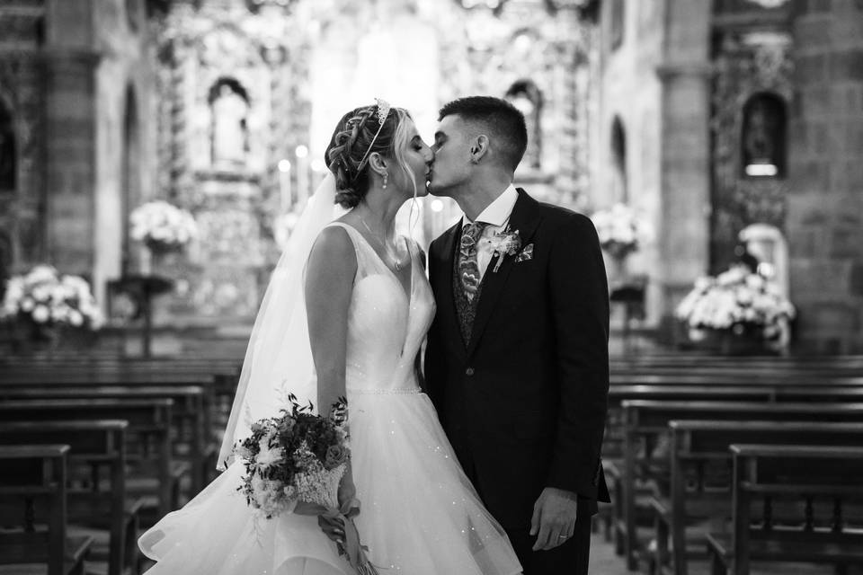 Beso de recién casados