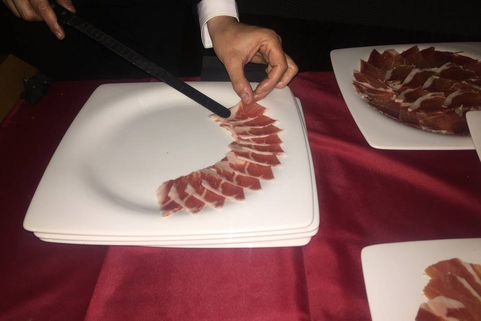 Cuidando la lámina de jamón