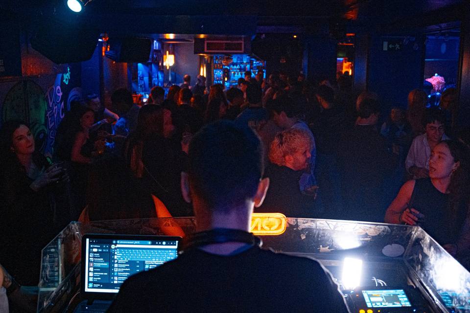 Femto, Dj profesional