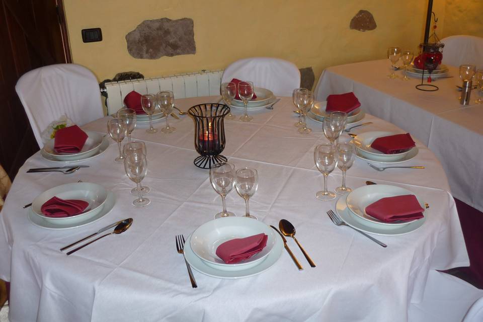 Mesa decorada para banquete