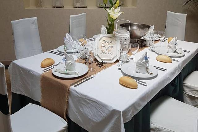 Carrito Chuches Comuniones ó Bodas - Picture of Hotel Restaurante Dulcinea,  El Toboso - Tripadvisor