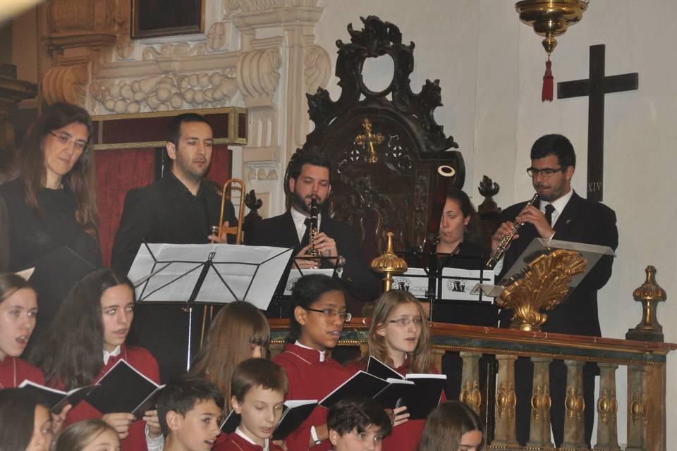 Junto a coral