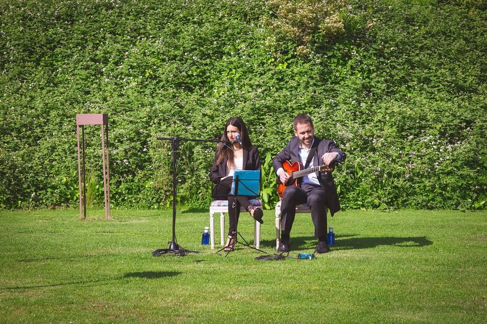 Paula Domínguez & Carlos Cruz - Acoustic Duo