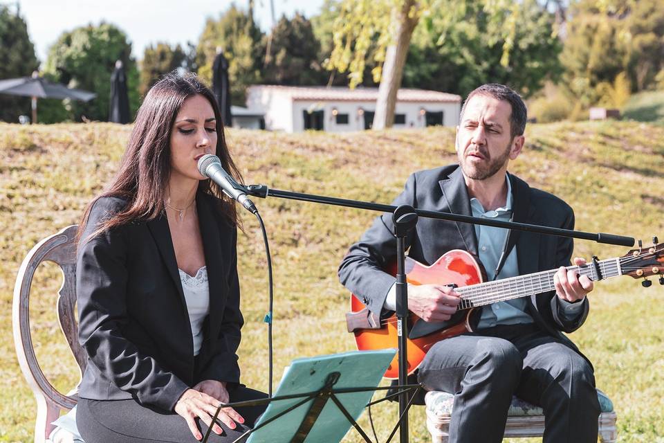 Paula Domínguez & Carlos Cruz - Acoustic Duo