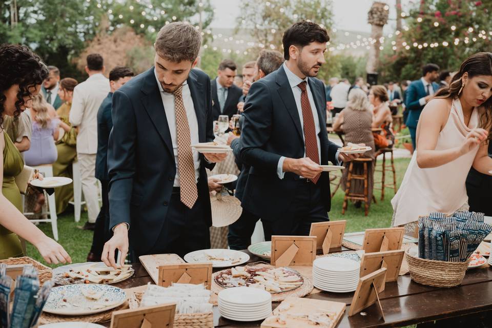 mesa_aperitivos_variedad_boda