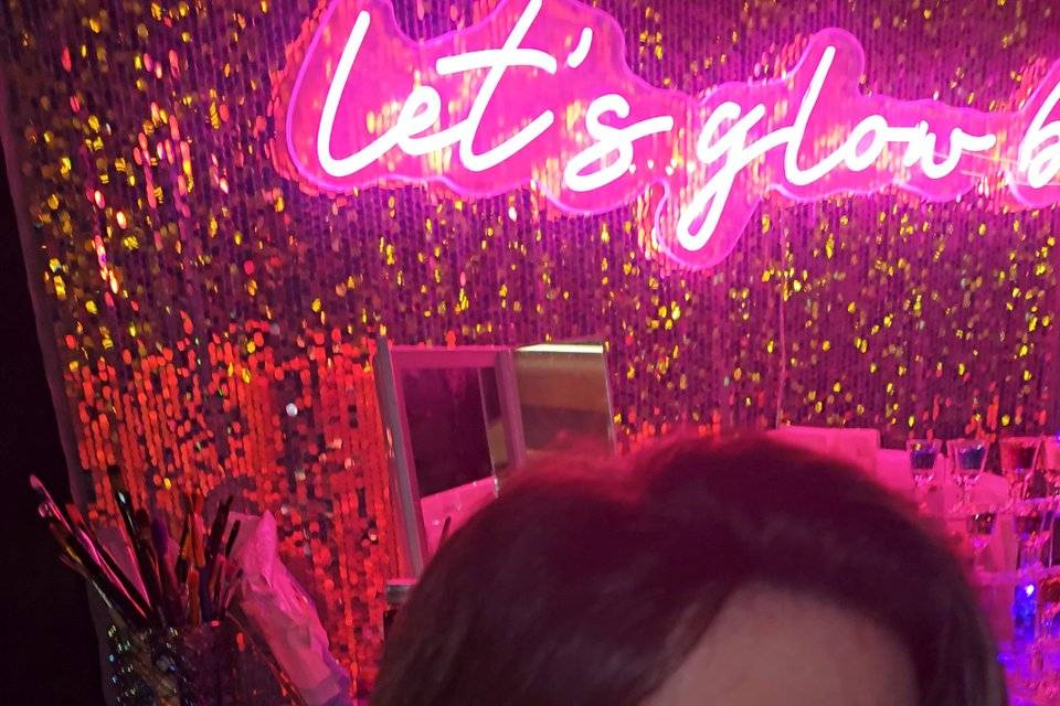 Let's glow bar