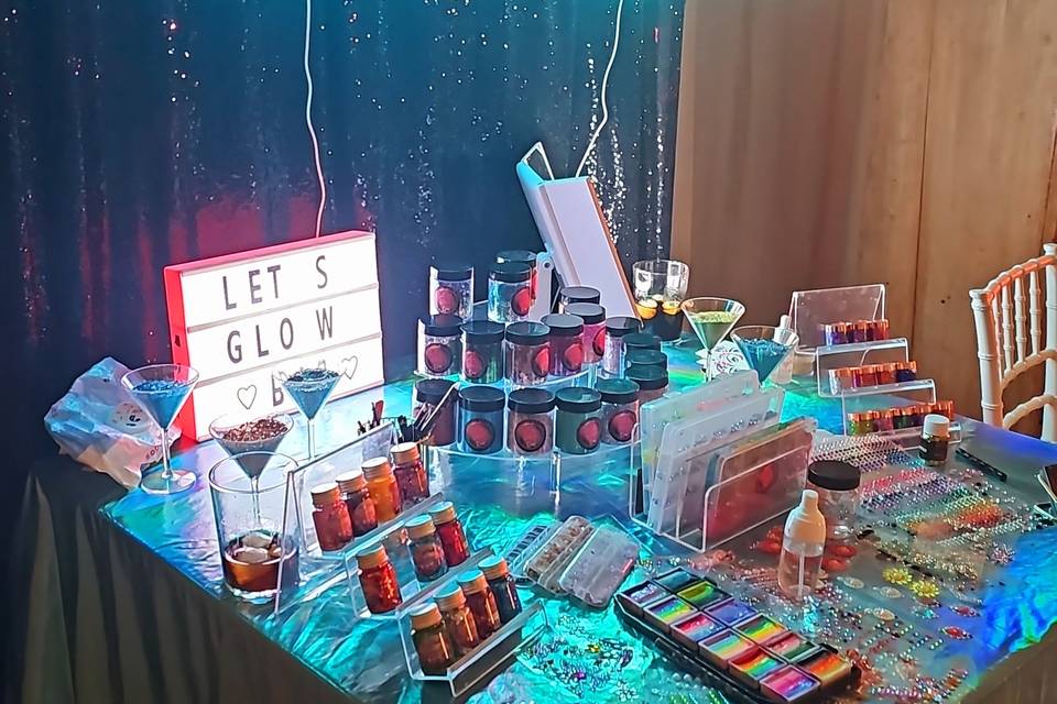 Let's glow bar