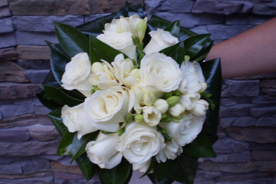 Bouquet en tonos blancos