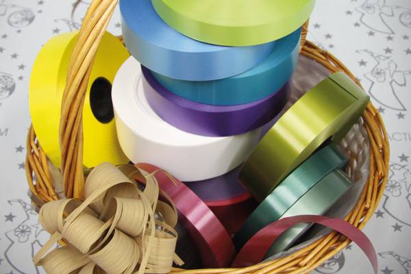 Rollos de cintas simple de varios colores y tamaños