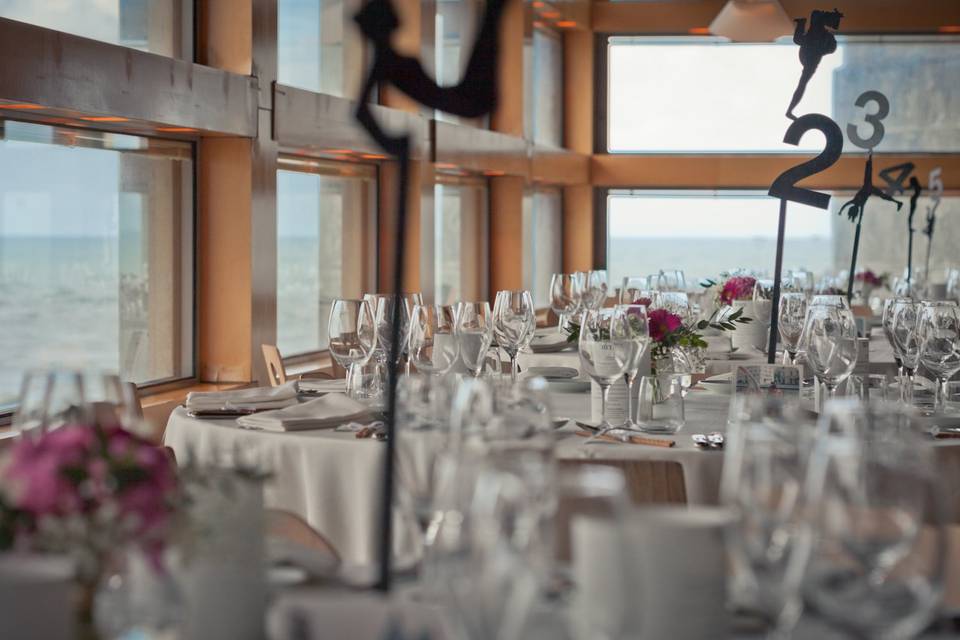 Comedor con vistas al mar