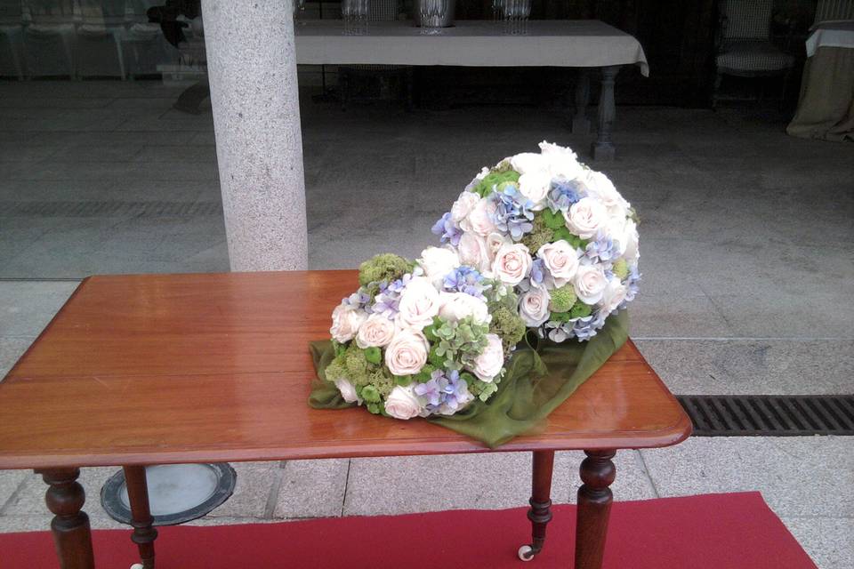 Mesa oficiante de ceremonias.